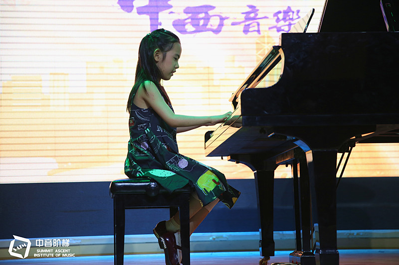 孩子初学钢琴一周几节课比较好？孩子初学钢琴要注意什么？
